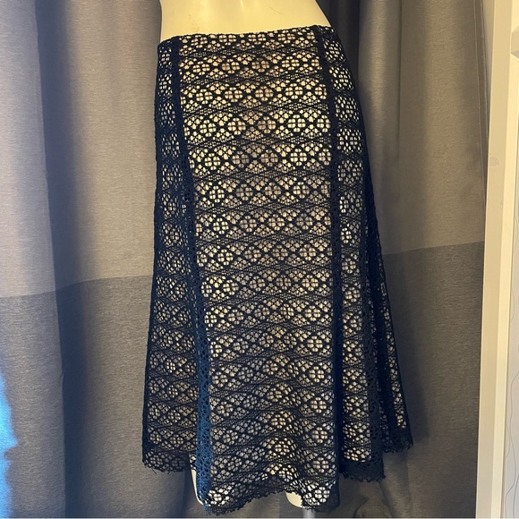It’s a new vision black lace overlay skirt in GUC.  So elegant for anytime!  6US - Picture 4 of 9
